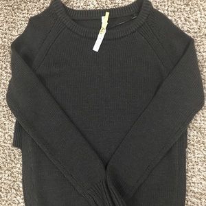 Lululemon sweater (dark charcoal) size 8. EUC